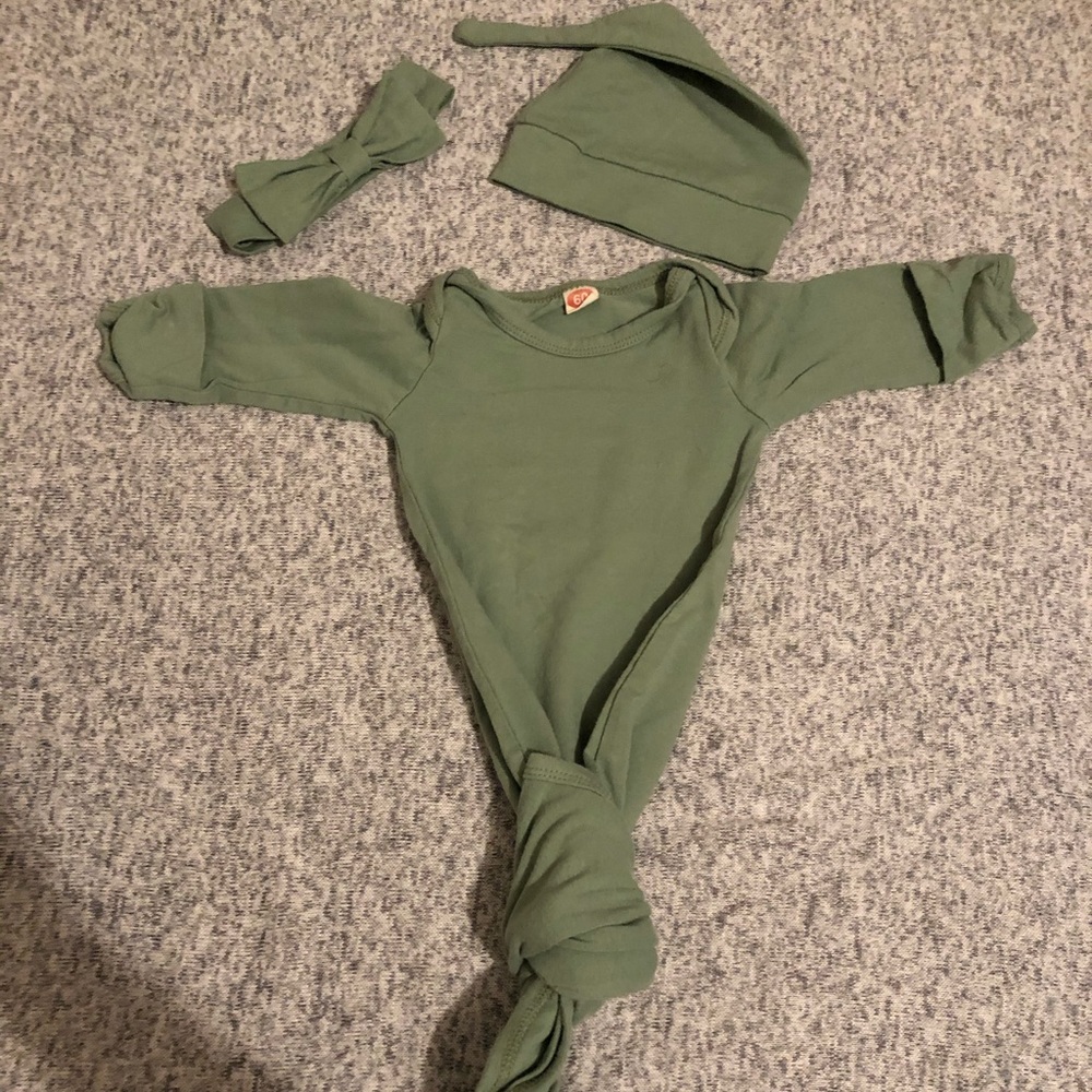 Green newborn sleeper gown with hat and bow